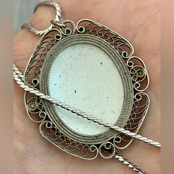 Vintage Monet Floral Pendant Necklace - Picture 6 of 7